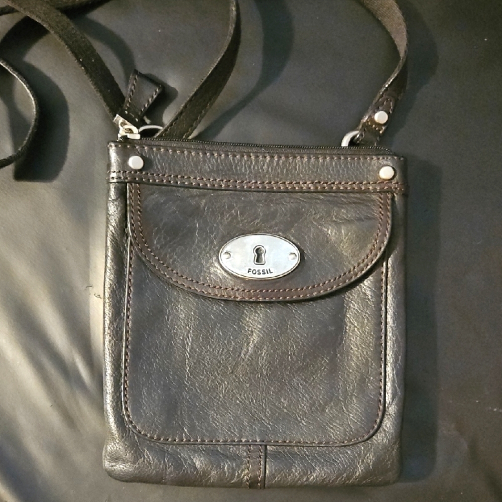 Fossil 100% Black Leather Crossbody Bag Stainless Hardware Zipper